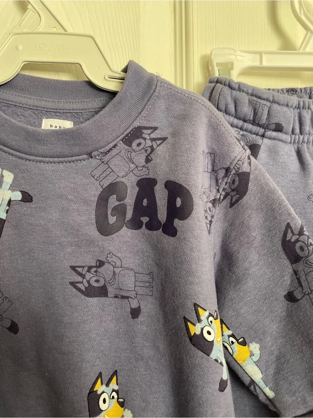 GAP Baby 6-12 Months Bluey Lavender Pullover Sweatshirt and Sweatpants Set